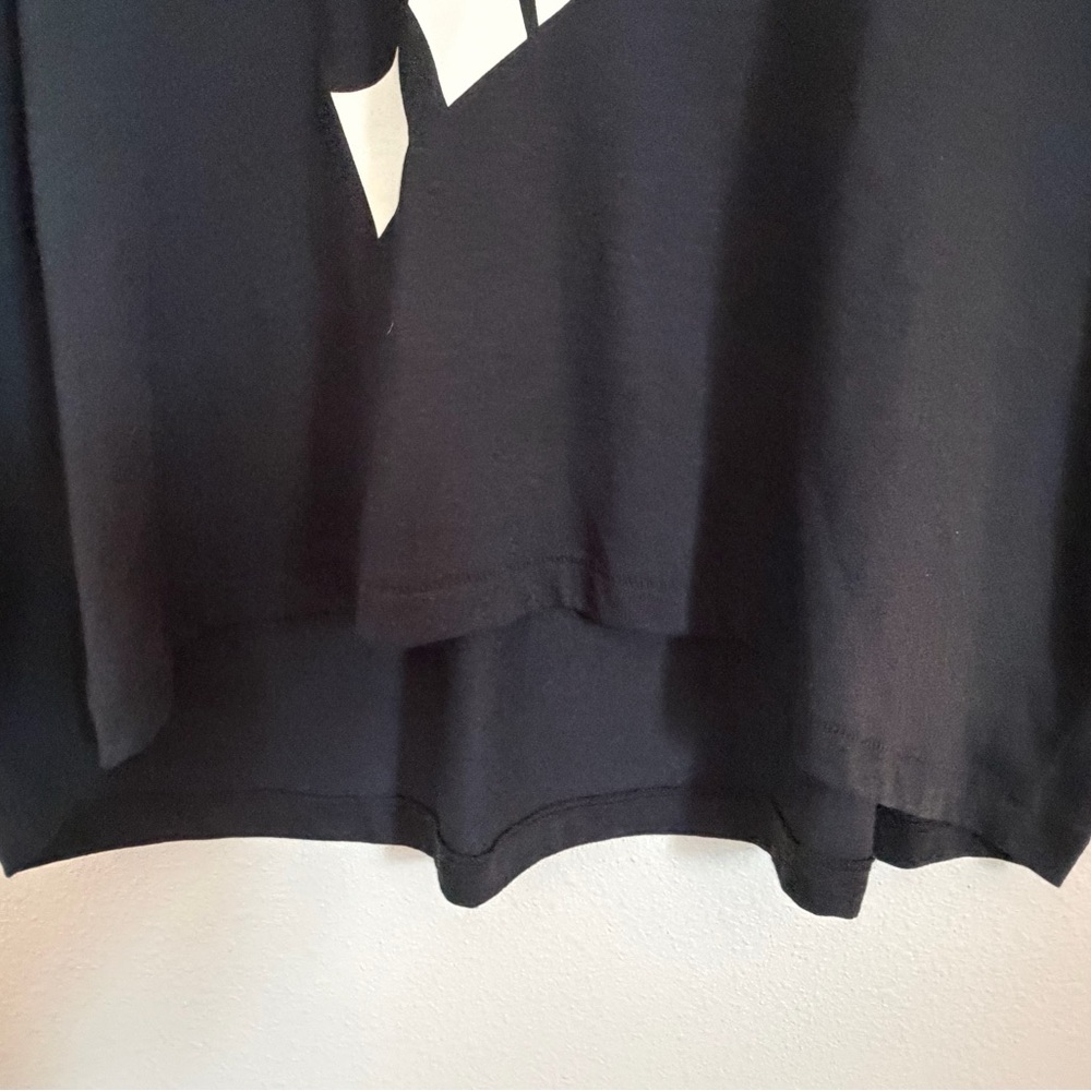 Nike Black Tee with White Graphic - Picture 4 of 4